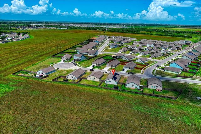 3225 El Dorado Dr, Robstown, TX 78380