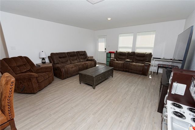 3225 El Dorado Dr, Robstown, TX 78380