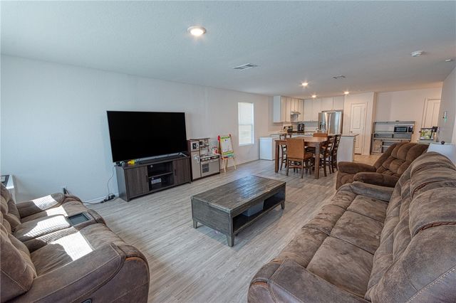 3225 El Dorado Dr, Robstown, TX 78380