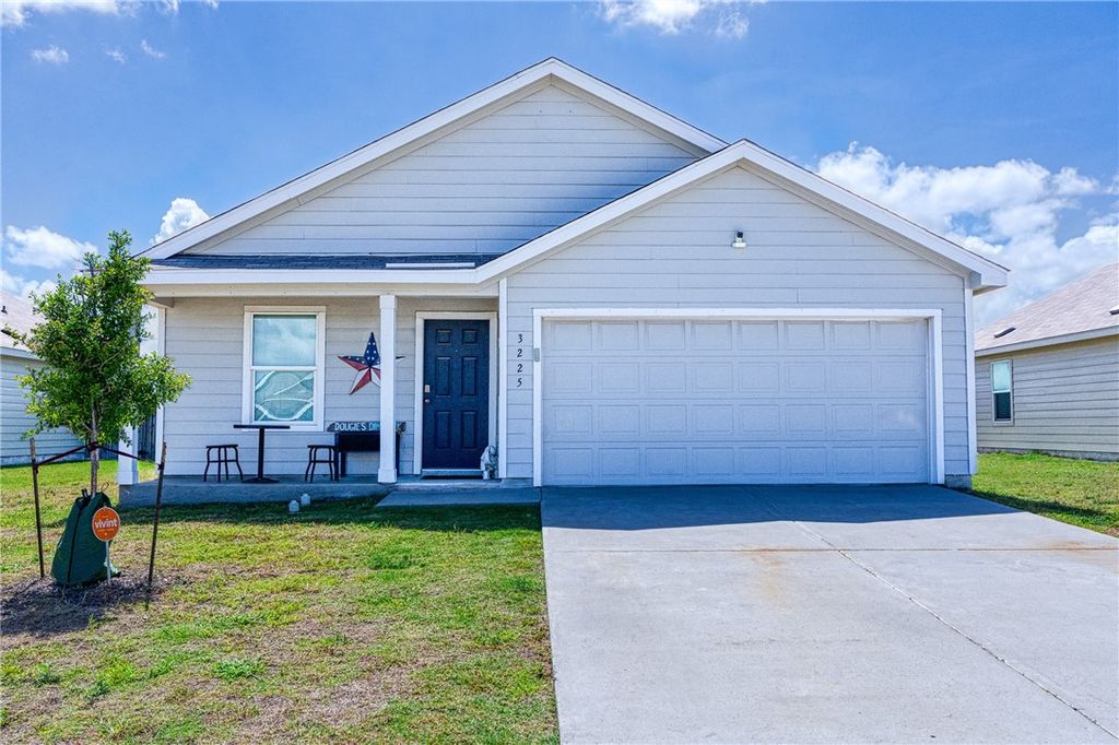 3225 El Dorado Dr, Robstown, TX 78380