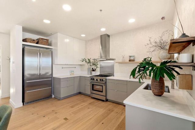 24 Creekside Lane, San Mateo, CA 94401