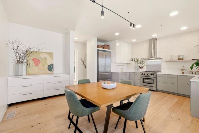 24 Creekside Lane, San Mateo, CA 94401