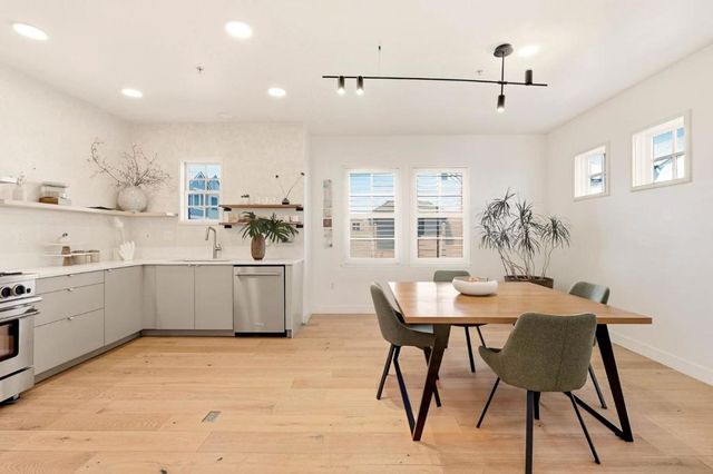 24 Creekside Lane, San Mateo, CA 94401