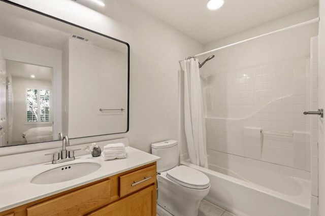 24 Creekside Lane, San Mateo, CA 94401