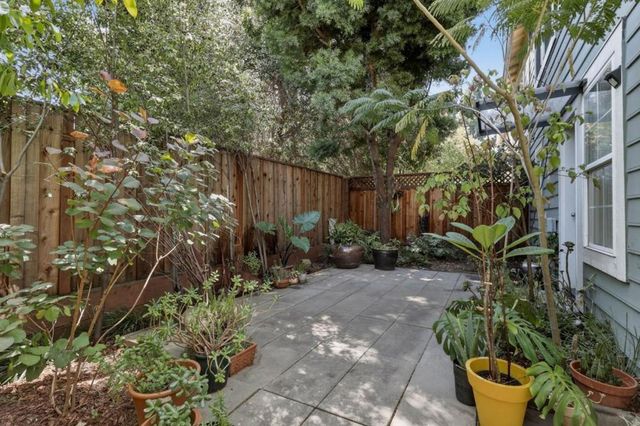 24 Creekside Lane, San Mateo, CA 94401