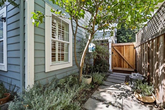 24 Creekside Lane, San Mateo, CA 94401