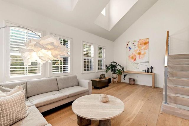 24 Creekside Lane, San Mateo, CA 94401