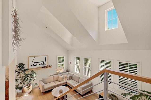 24 Creekside Lane, San Mateo, CA 94401