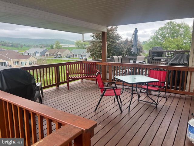 8851 HILLSIDE WAY, Waynesboro, PA 17268