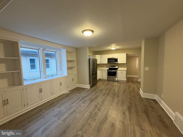 704 N LENOLA RD, Moorestown, NJ 08057