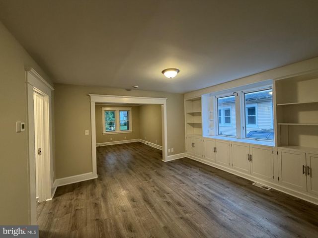 704 N LENOLA RD, Moorestown, NJ 08057