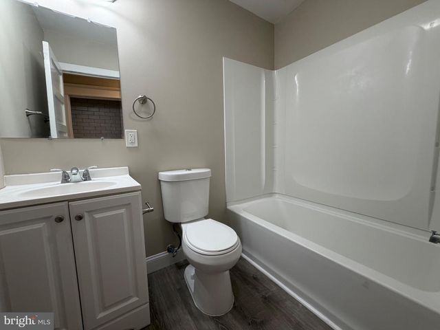 704 N LENOLA RD, Moorestown, NJ 08057
