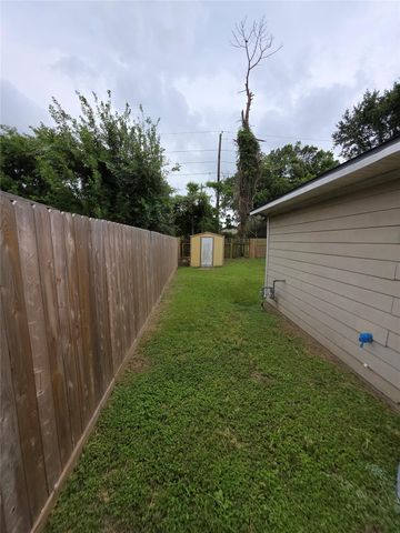 5335 Cherie Crest Court, Houston, TX 77088