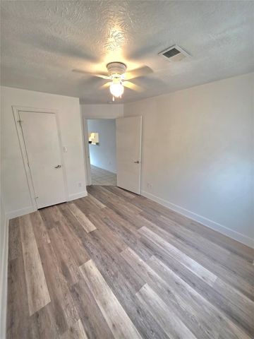 5335 Cherie Crest Court, Houston, TX 77088