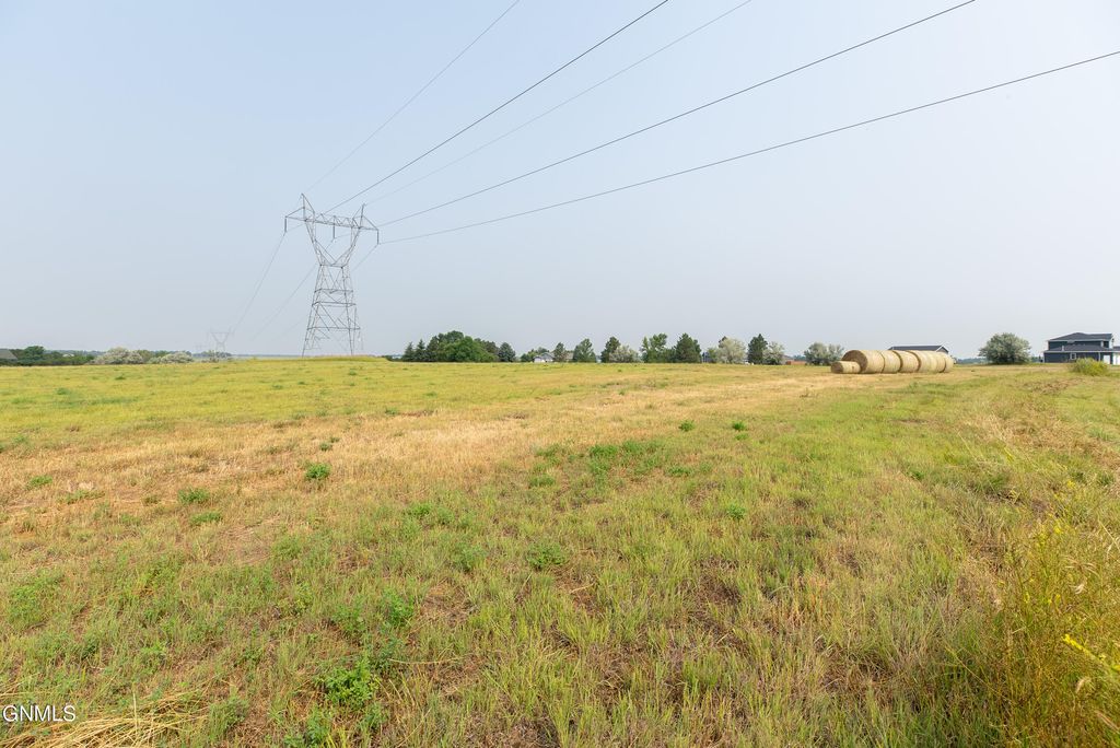 806 Apple Ridge Road, Menoken, ND 58558 photo 2