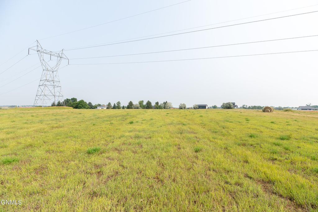 806 Apple Ridge Road, Menoken, ND 58558 photo 3