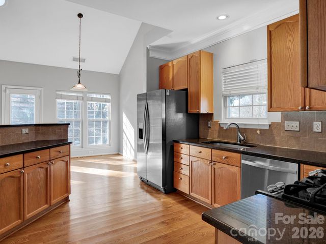 11627 Knightsdale Drive, Charlotte, NC 28277