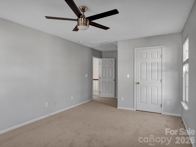 11627 Knightsdale Drive, Charlotte, NC 28277