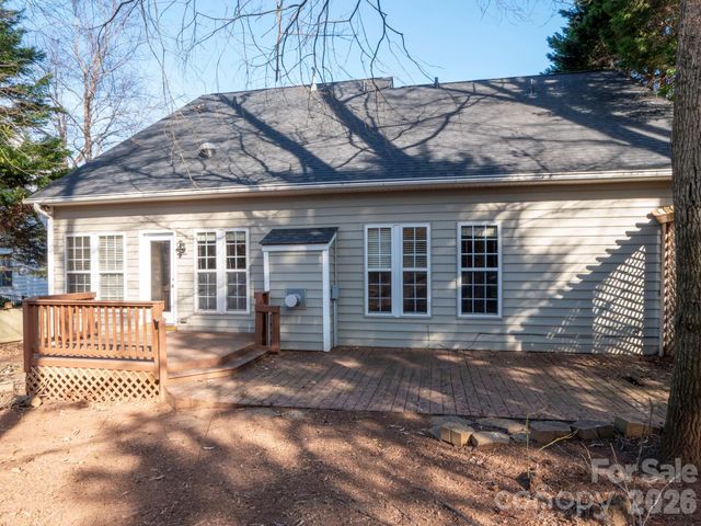 11627 Knightsdale Drive, Charlotte, NC 28277