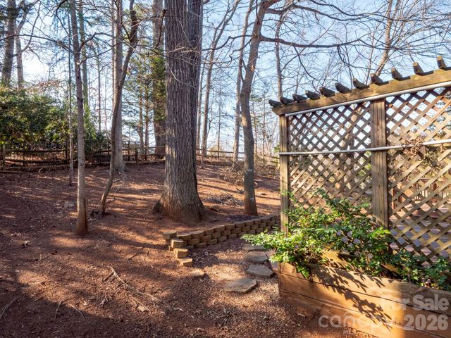 11627 Knightsdale Drive, Charlotte, NC 28277