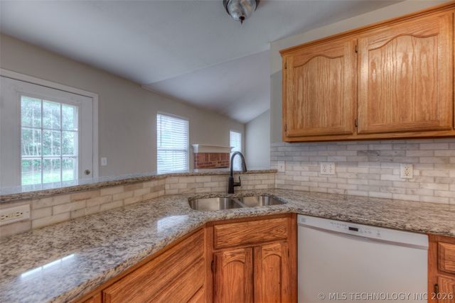 211 W Utica Place, Broken Arrow, OK 74011