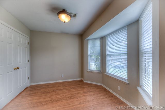 211 W Utica Place, Broken Arrow, OK 74011