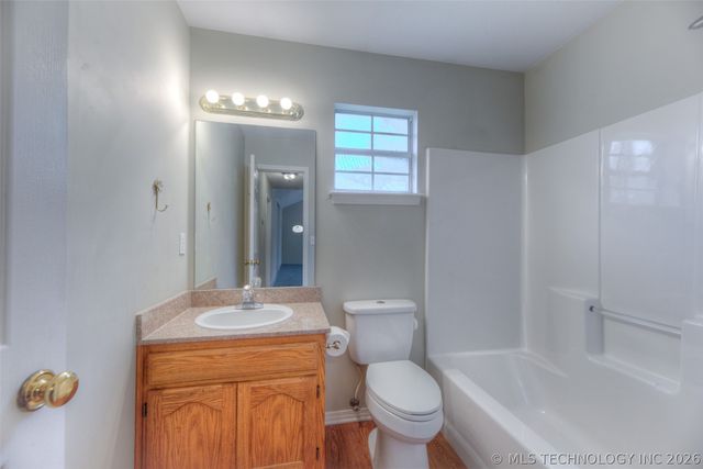 211 W Utica Place, Broken Arrow, OK 74011