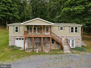 6426 PAW PAW RD, Paw Paw, WV 25434