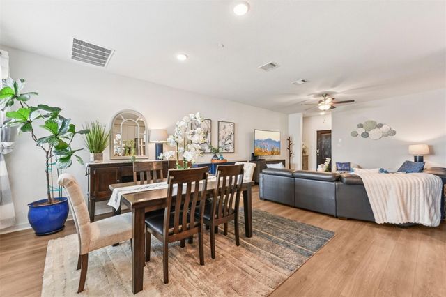 2500 Forest Creek DR 302, Round Rock, TX 78665