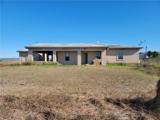 252 Retreat Dr, Rockport, TX 78382