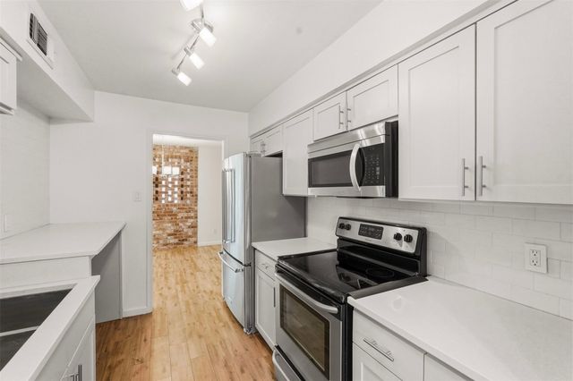 450 N Post Oak Lane, Houston, TX 77024