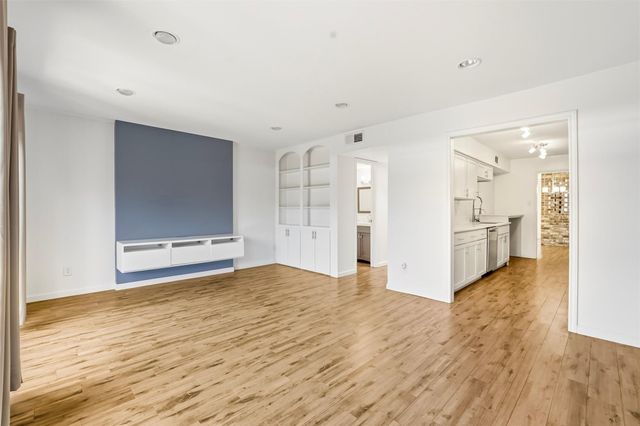 450 N Post Oak Lane, Houston, TX 77024