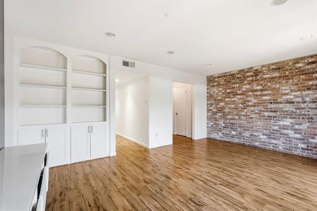 450 N Post Oak Lane, Houston, TX 77024
