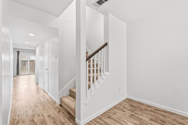 450 N Post Oak Lane, Houston, TX 77024
