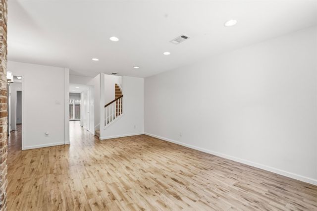 450 N Post Oak Lane, Houston, TX 77024