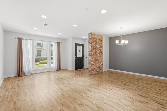 450 N Post Oak Lane, Houston, TX 77024