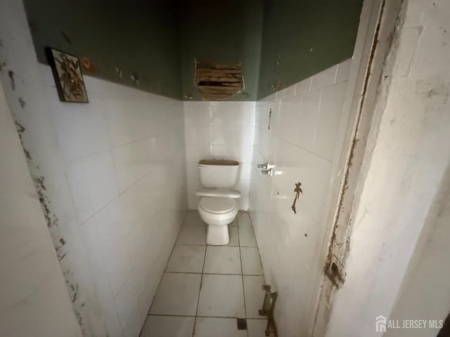 185 Lewis Street, Perth Amboy, NJ 08861