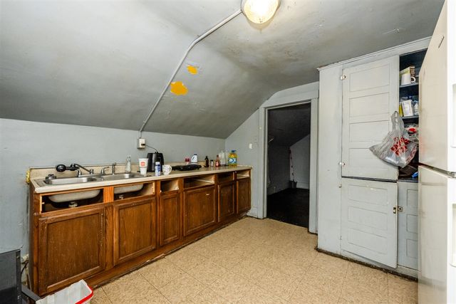 561 Heck Court, Benton Harbor, MI 49022