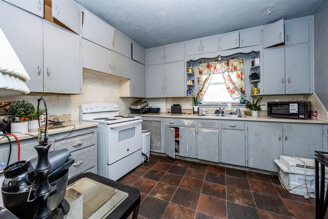 561 Heck Court, Benton Harbor, MI 49022