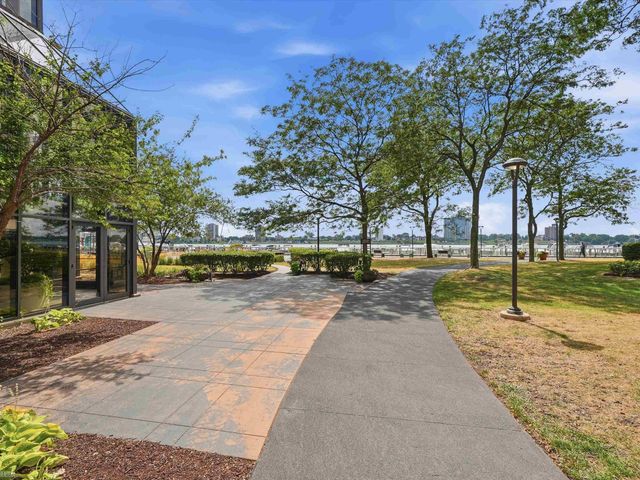 1001 Jefferson Avenue 1J, Detroit, MI 48226