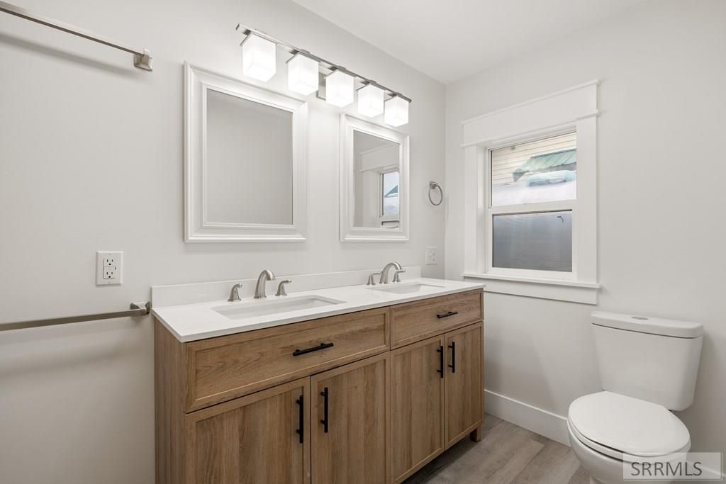 Image 18 of property listing at 225 W Kootenai Way, Rockland, ID 83271