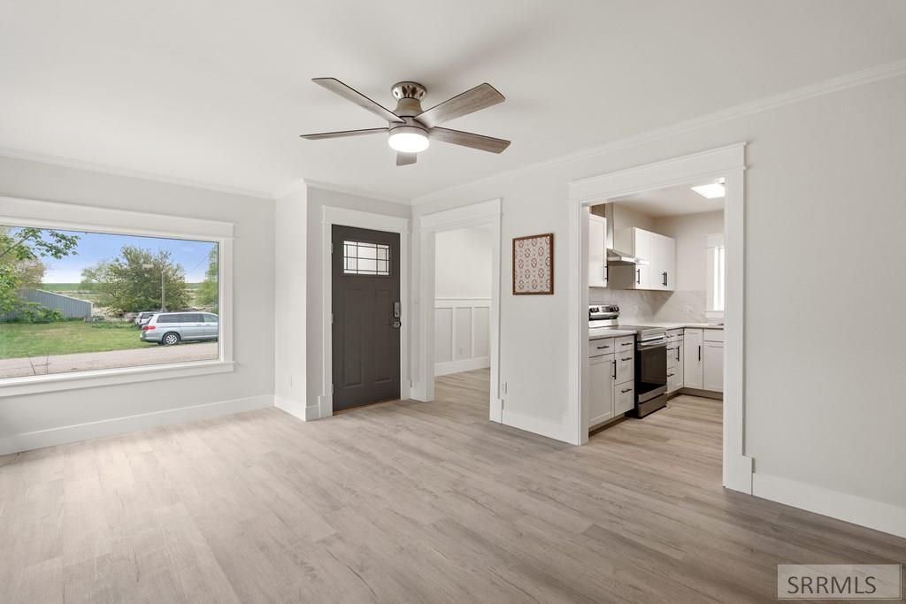 Image 5 of property listing at 225 W Kootenai Way, Rockland, ID 83271