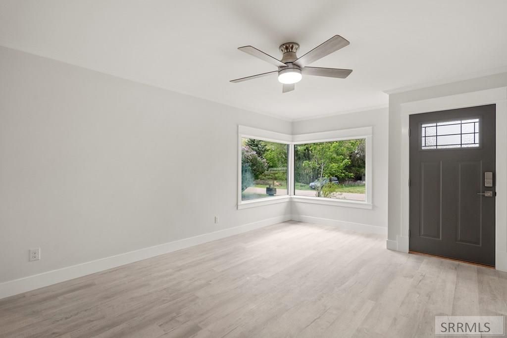 Image 6 of property listing at 225 W Kootenai Way, Rockland, ID 83271