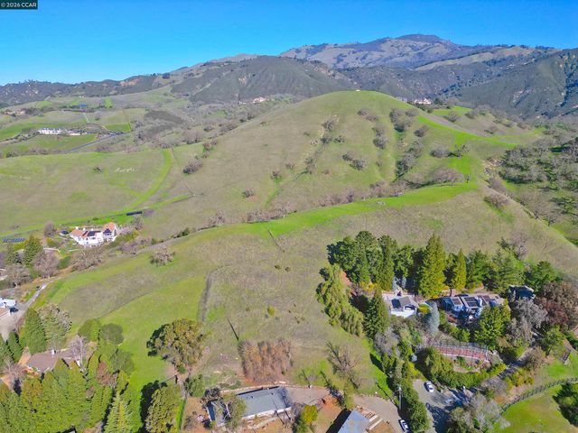 2590 Caballo Ranchero Dr, Diablo, CA 94528
