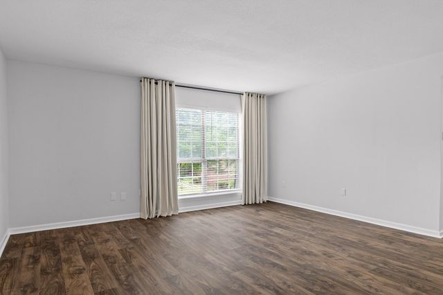 900 Mountain Creek Road P235, Chattanooga, TN 37405