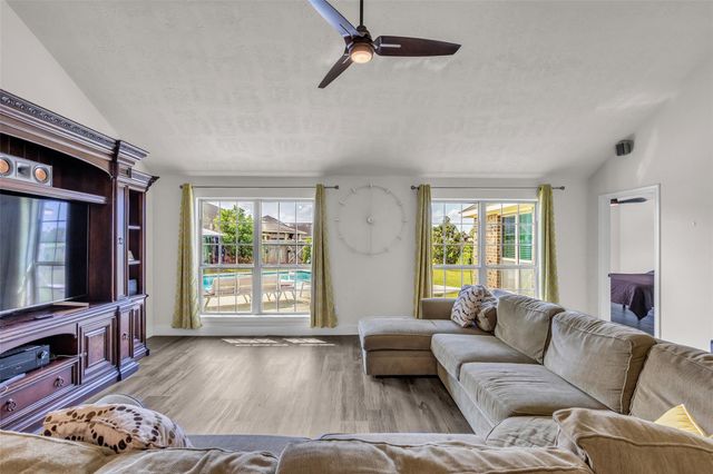6746 Conroe Circle, Manvel, TX 77578