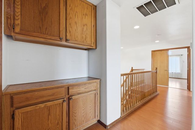 865 Mckelvy Avenue, Clovis, CA 93611