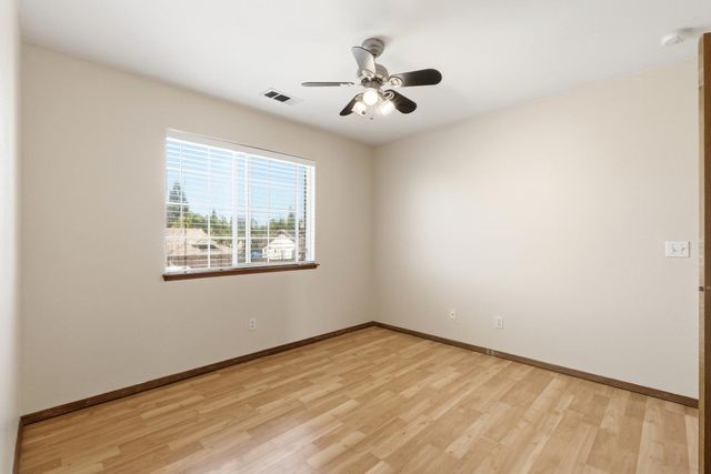 865 Mckelvy Avenue, Clovis, CA 93611