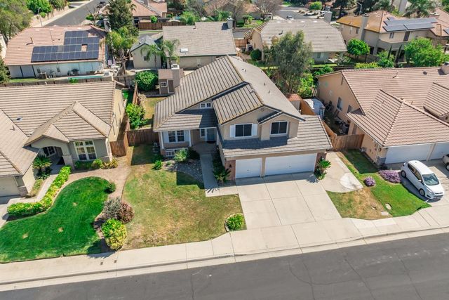 865 Mckelvy Avenue, Clovis, CA 93611