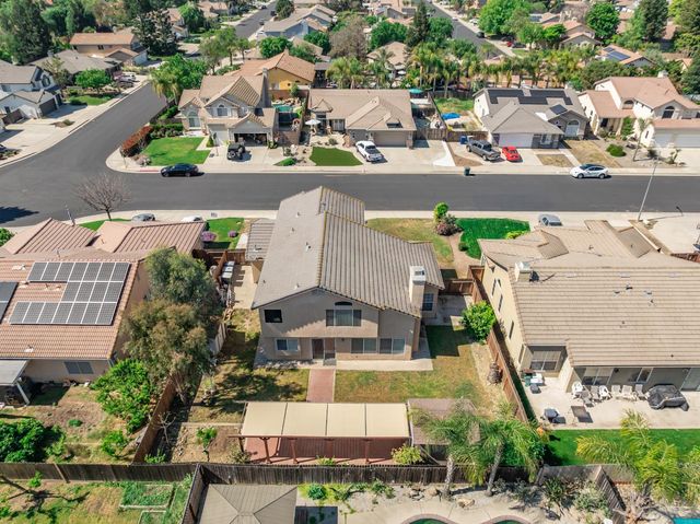 865 Mckelvy Avenue, Clovis, CA 93611